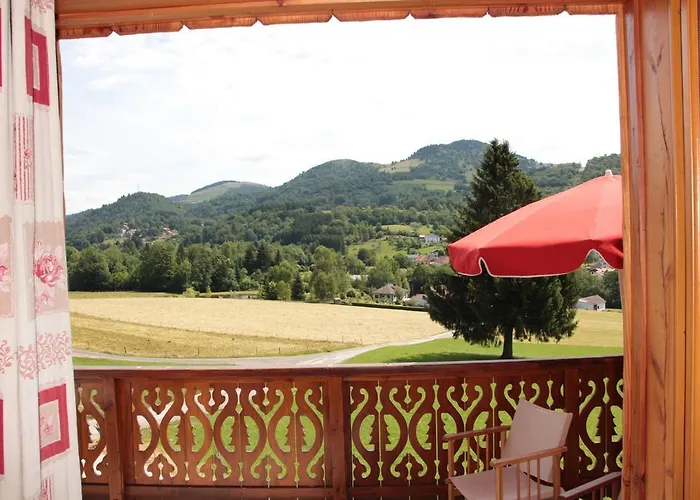 Апартаменты Julien Ле-Тийо